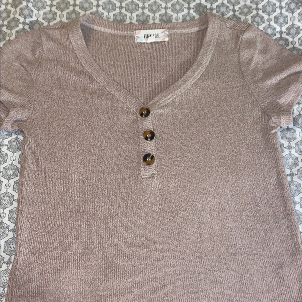 Crew neck pink shirt